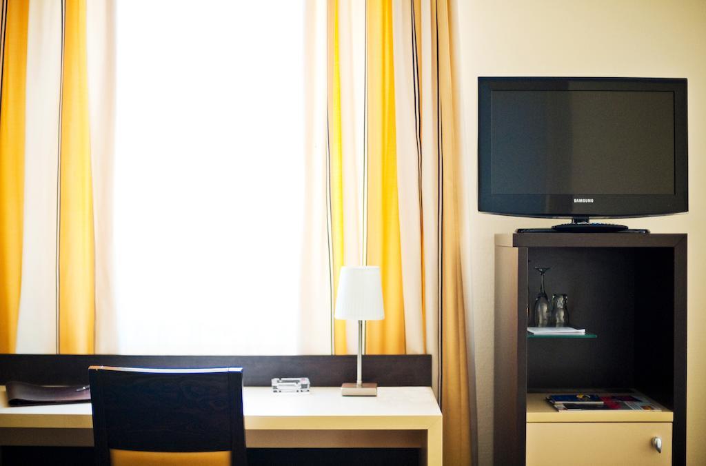 Bristol Hotel - Frankfurt City - Central Station Франкфурт-на-Майні Екстер'єр фото