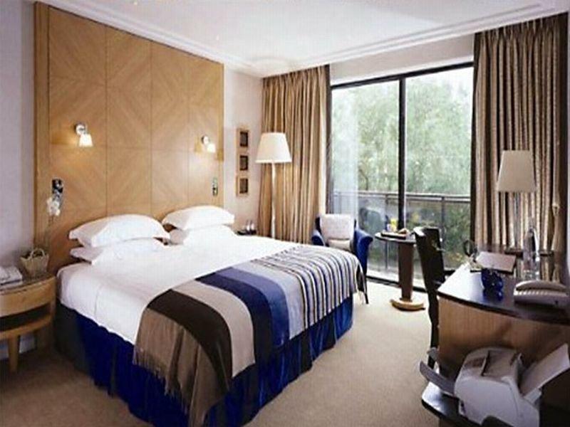 Bristol Hotel - Frankfurt City - Central Station Франкфурт-на-Майні Екстер'єр фото