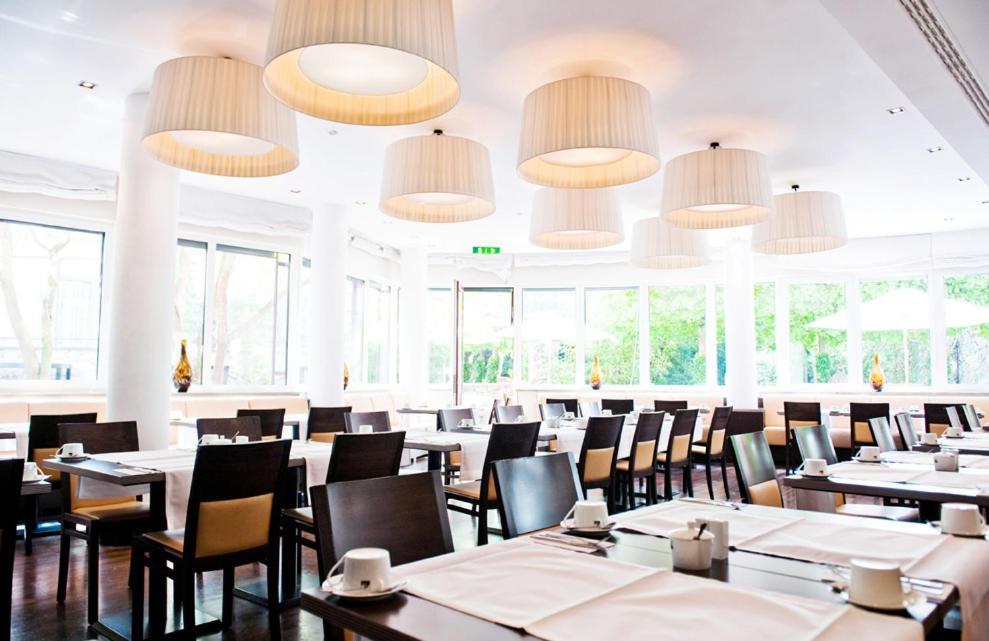 Bristol Hotel - Frankfurt City - Central Station Франкфурт-на-Майні Екстер'єр фото
