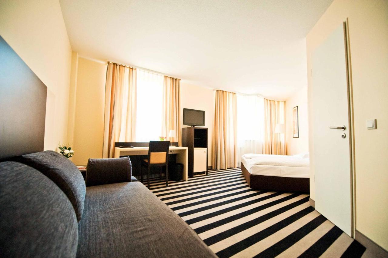 Bristol Hotel - Frankfurt City - Central Station Франкфурт-на-Майні Екстер'єр фото